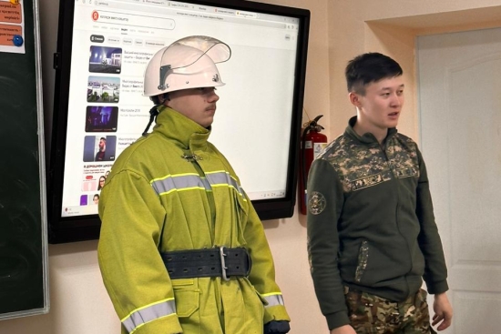 Кәсіптік бағдар беру жұмысының жоспарын іске асыру аясында біздің мектепте 8–11 сынып оқушылары үшін Көкшетау қаласының Жоғары көпсалалы азаматтық қорғау колледжінің өкілдерімен кәсіптік бағдар беру кездесуі өтті. Іс-шараның мақсаты – оқушыларға кәсіптер 